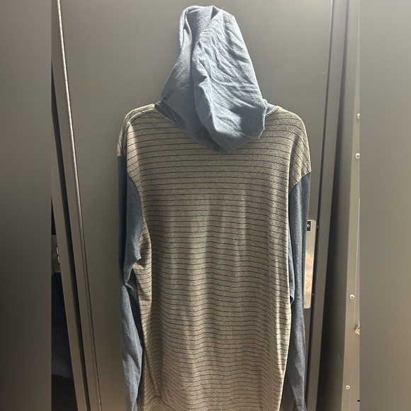 RVCA Lightweight Hoodie - Picture 2 of 3